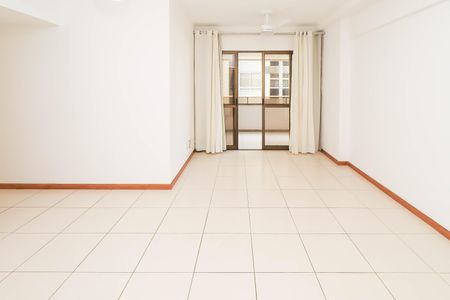 Sala de apartamento para alugar com 4 quartos, 98m² em Jardim Armação, Salvador