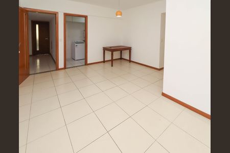 Apartamento para alugar com 98m², 4 quartos e 2 vagas Apartamento para alugar com 98m², 4 quartos e 2 vagasSalavara