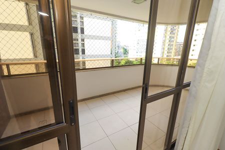 Varanda da Sala de apartamento para alugar com 4 quartos, 98m² em Jardim Armação, Salvador