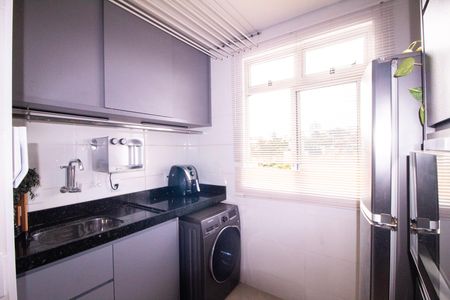 Cozinha e Área de Serviço de apartamento para alugar com 2 quartos, 62m² em Palmeiras, Belo Horizonte