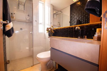Banheiro da Suíte de apartamento para alugar com 2 quartos, 62m² em Palmeiras, Belo Horizonte