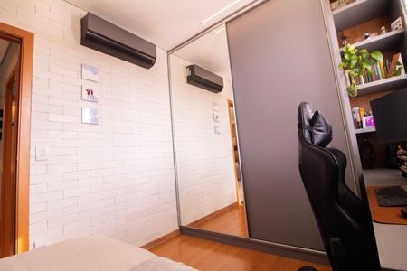 Quarto 01 - Escritório  de apartamento para alugar com 2 quartos, 62m² em Palmeiras, Belo Horizonte