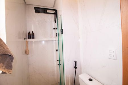 Apartamento para alugar com 62m², 2 quartos e 2 vagas Apartamento para alugar com 62m², 2 quartos e 2 vagasBanheiro da Suíte