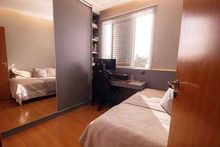 Apartamento para alugar com 62m², 2 quartos e 2 vagas Apartamento para alugar com 62m², 2 quartos e 2 vagasQuarto 01 - Escritório