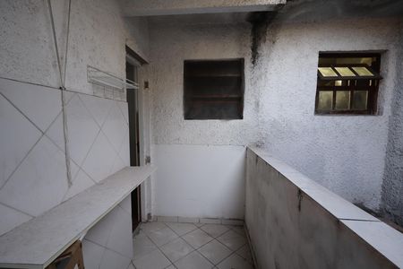 Casa para alugar com 65m², 2 quartos e 1 vagaÁrea de Serviço