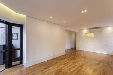 Apartamento à venda com 142m², 3 quartos e 2 vagas Apartamento à venda com 142m², 3 quartos e 2 vagasSala