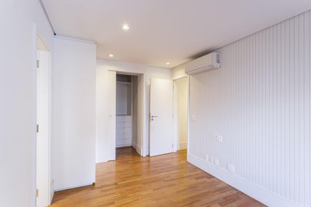 Apartamento à venda com 142m², 3 quartos e 2 vagas Apartamento à venda com 142m², 3 quartos e 2 vagasQuarto Suíte
