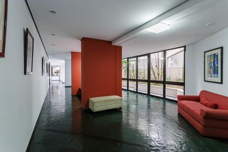 Apartamento à venda com 142m², 3 quartos e 2 vagas Apartamento à venda com 142m², 3 quartos e 2 vagasHall social