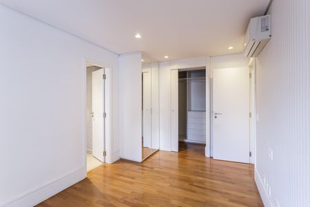 Apartamento à venda com 142m², 3 quartos e 2 vagas Apartamento à venda com 142m², 3 quartos e 2 vagasQuarto Suíte
