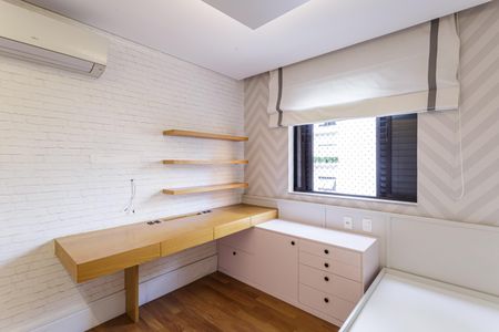 Apartamento à venda com 142m², 3 quartos e 2 vagas Apartamento à venda com 142m², 3 quartos e 2 vagasQuarto 2