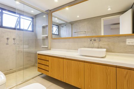 Apartamento à venda com 142m², 3 quartos e 2 vagas Apartamento à venda com 142m², 3 quartos e 2 vagasBanheiro da Suíte