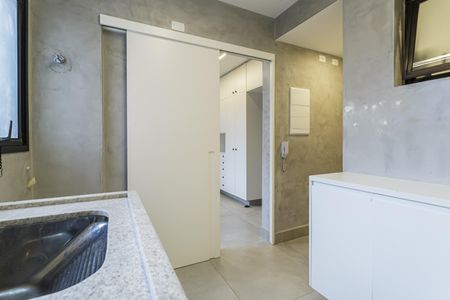Apartamento à venda com 142m², 3 quartos e 2 vagas Apartamento à venda com 142m², 3 quartos e 2 vagasÁrea de Serviço
