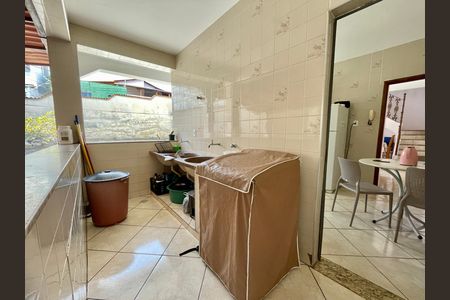 Casa à venda com 380m², 3 quartos e 10 vagas
