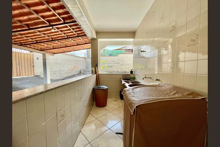 Casa à venda com 380m², 3 quartos e 10 vagas