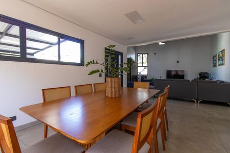Casa para alugar com 300m², 4 quartos e 3 vagas Casa para alugar com 300m², 4 quartos e 3 vagasSala