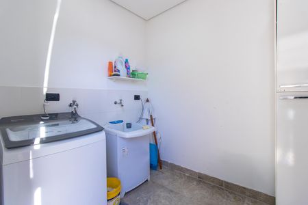 Casa para alugar com 300m², 4 quartos e 3 vagas Casa para alugar com 300m², 4 quartos e 3 vagasÁrea de Serviço