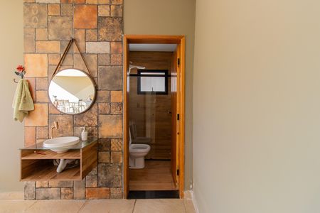 Casa para alugar com 300m², 4 quartos e 3 vagas Casa para alugar com 300m², 4 quartos e 3 vagasBanheiro área externa inferior