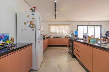 Casa para alugar com 300m², 4 quartos e 3 vagas Casa para alugar com 300m², 4 quartos e 3 vagasCozinha