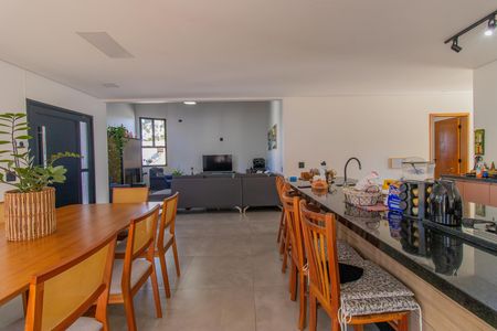 Casa para alugar com 300m², 4 quartos e 3 vagas Casa para alugar com 300m², 4 quartos e 3 vagasCozinha