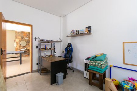 Casa para alugar com 300m², 4 quartos e 3 vagas Casa para alugar com 300m², 4 quartos e 3 vagasQuarto de serviço / escritório