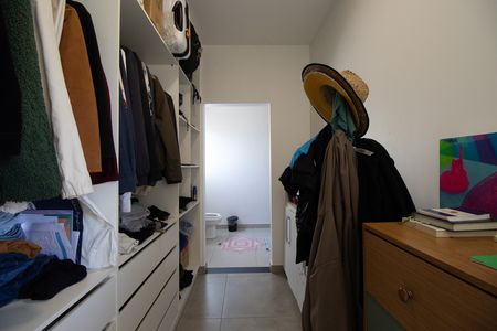 Casa para alugar com 300m², 4 quartos e 3 vagas Casa para alugar com 300m², 4 quartos e 3 vagasCloset da suíte 1