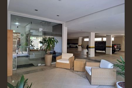 Apartamento à venda com 150m², 3 quartos e 2 vagas Apartamento à venda com 150m², 3 quartos e 2 vagasHall de Entrada