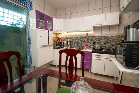 Casa para alugar com 250m², 2 quartos e 3 vagas Casa para alugar com 250m², 2 quartos e 3 vagasCozinha