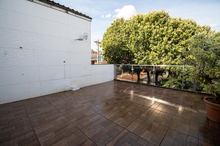 Casa para alugar com 250m², 2 quartos e 3 vagas Casa para alugar com 250m², 2 quartos e 3 vagasÁrea comum - Churrasqueira