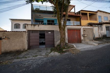Casa para alugar com 250m², 2 quartos e 3 vagas Casa para alugar com 250m², 2 quartos e 3 vagasFachada