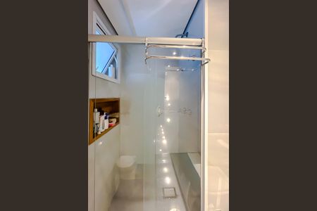 Apartamento à venda com 145m², 4 quartos e 2 vagas Apartamento à venda com 145m², 4 quartos e 2 vagasBanheiro da Suíte 2