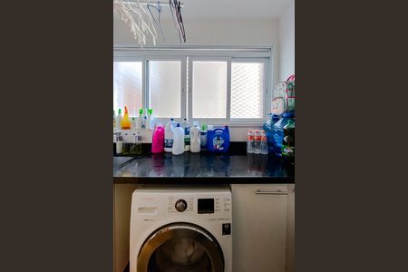 Apartamento à venda com 145m², 4 quartos e 2 vagas Apartamento à venda com 145m², 4 quartos e 2 vagasÁrea de Serviço