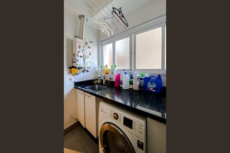 Apartamento à venda com 145m², 4 quartos e 2 vagas Apartamento à venda com 145m², 4 quartos e 2 vagasÁrea de Serviço