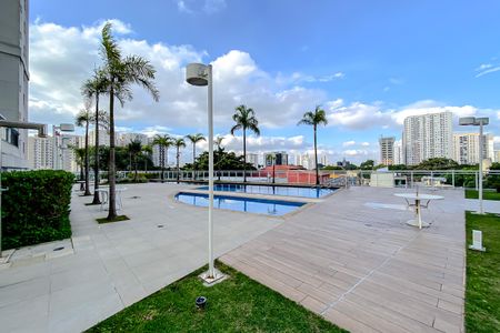 Apartamento à venda com 145m², 4 quartos e 2 vagas Apartamento à venda com 145m², 4 quartos e 2 vagasÁrea comum - Piscina