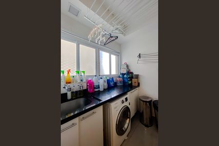 Apartamento à venda com 145m², 4 quartos e 2 vagas Apartamento à venda com 145m², 4 quartos e 2 vagasÁrea de Serviço