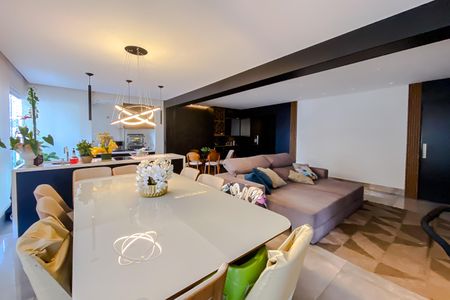 Apartamento à venda com 145m², 4 quartos e 2 vagas Apartamento à venda com 145m², 4 quartos e 2 vagasSala