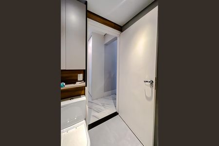 Apartamento à venda com 145m², 4 quartos e 2 vagas Apartamento à venda com 145m², 4 quartos e 2 vagasBanheiro da Suíte 2