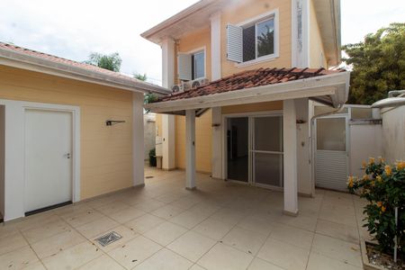 Casa de condomínio para alugar com 160m², 3 quartos e 2 vagas Casa de condomínio para alugar com 160m², 3 quartos e 2 vagasÁREA EXTERNA FUNDOS