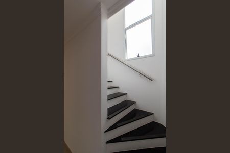Casa de condomínio para alugar com 160m², 3 quartos e 2 vagas Casa de condomínio para alugar com 160m², 3 quartos e 2 vagasACESSO ESCADA