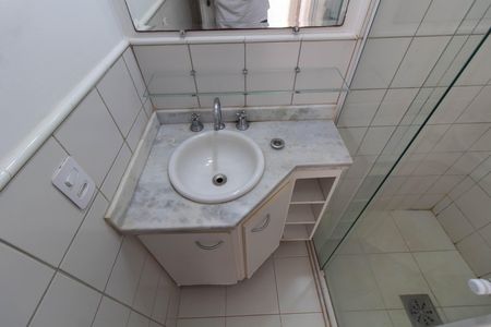 Casa de condomínio para alugar com 160m², 3 quartos e 2 vagas Casa de condomínio para alugar com 160m², 3 quartos e 2 vagasBANHEIRO SOCIAL