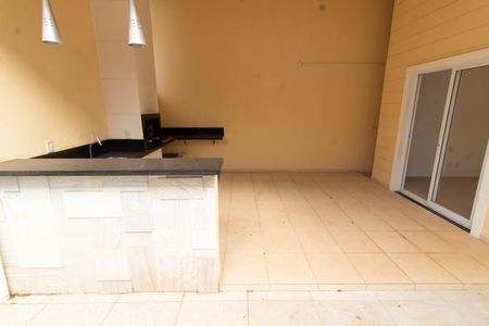 Casa de condomínio para alugar com 160m², 3 quartos e 2 vagas Casa de condomínio para alugar com 160m², 3 quartos e 2 vagasCHURRASQUEIRA