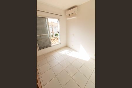 Casa de condomínio para alugar com 160m², 3 quartos e 2 vagas Casa de condomínio para alugar com 160m², 3 quartos e 2 vagasSUITE