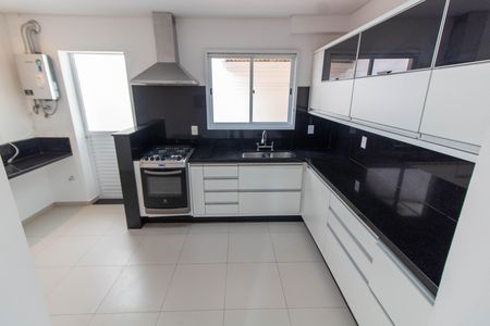 Casa de condomínio para alugar com 160m², 3 quartos e 2 vagas Casa de condomínio para alugar com 160m², 3 quartos e 2 vagasCOZINHA