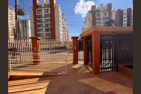 Apartamento para alugar com 68m², 2 quartos e 1 vaga Apartamento para alugar com 68m², 2 quartos e 1 vagaFachada e portaria