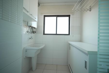 Apartamento para alugar com 68m², 2 quartos e 1 vagaÁrea de Serviço