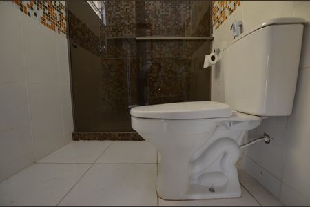 Banheiro da Suíte 1 de apartamento para alugar com 2 quartos, 177m² em Praça Seca, Rio de Janeiro