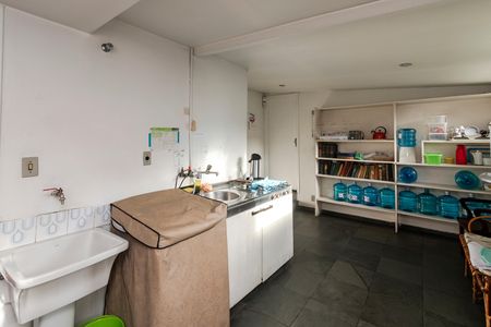 Casa à venda com 284m², 4 quartos e 4 vagas Casa à venda com 284m², 4 quartos e 4 vagasÁrea de Serviço