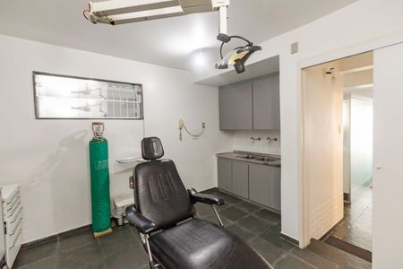 Casa à venda com 284m², 4 quartos e 4 vagas Casa à venda com 284m², 4 quartos e 4 vagasCozinha