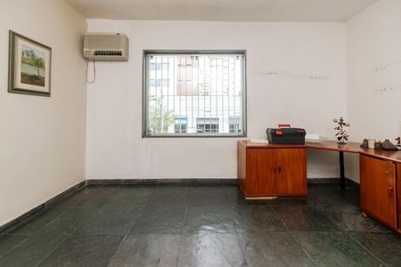 Casa à venda com 284m², 4 quartos e 4 vagas Casa à venda com 284m², 4 quartos e 4 vagasQuarto 3