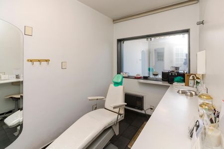 Casa à venda com 284m², 4 quartos e 4 vagas Casa à venda com 284m², 4 quartos e 4 vagasQuarto 2