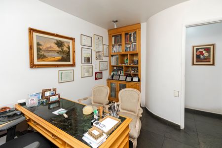 Casa à venda com 284m², 4 quartos e 4 vagas Casa à venda com 284m², 4 quartos e 4 vagasQuarto 2
